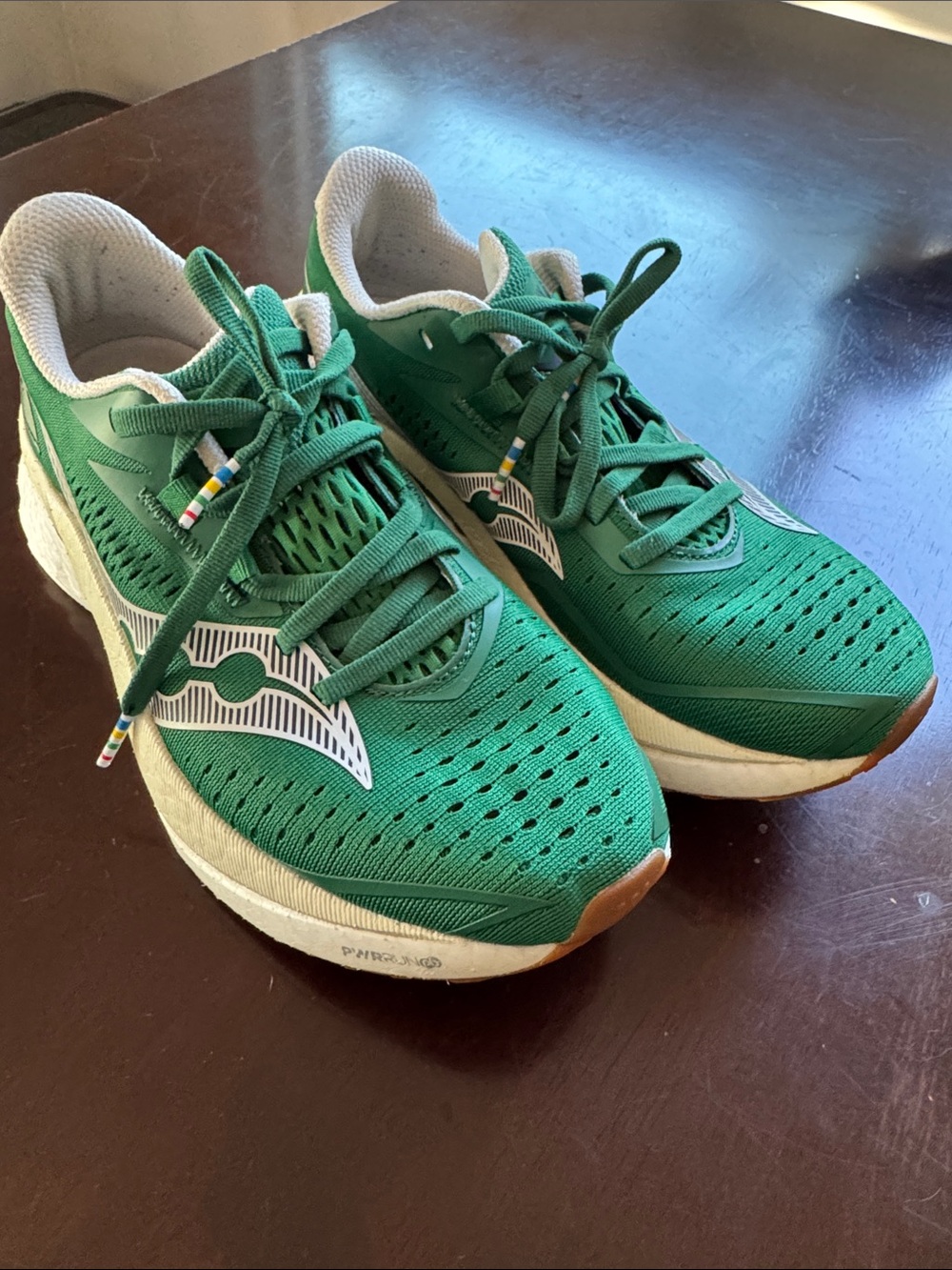 Saucony Endorphin Speed Green Mesh Running Shoes Sneakers with White Trim